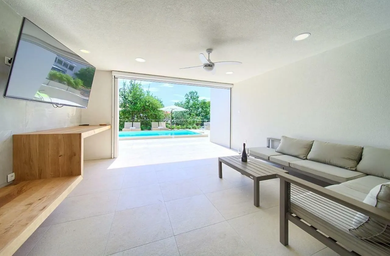 Villa Celeia Krk Town Apartment